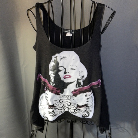 Shelor clothing Tops - Marilyn Monroe woman’s spaghetti strap tank top.  size medium